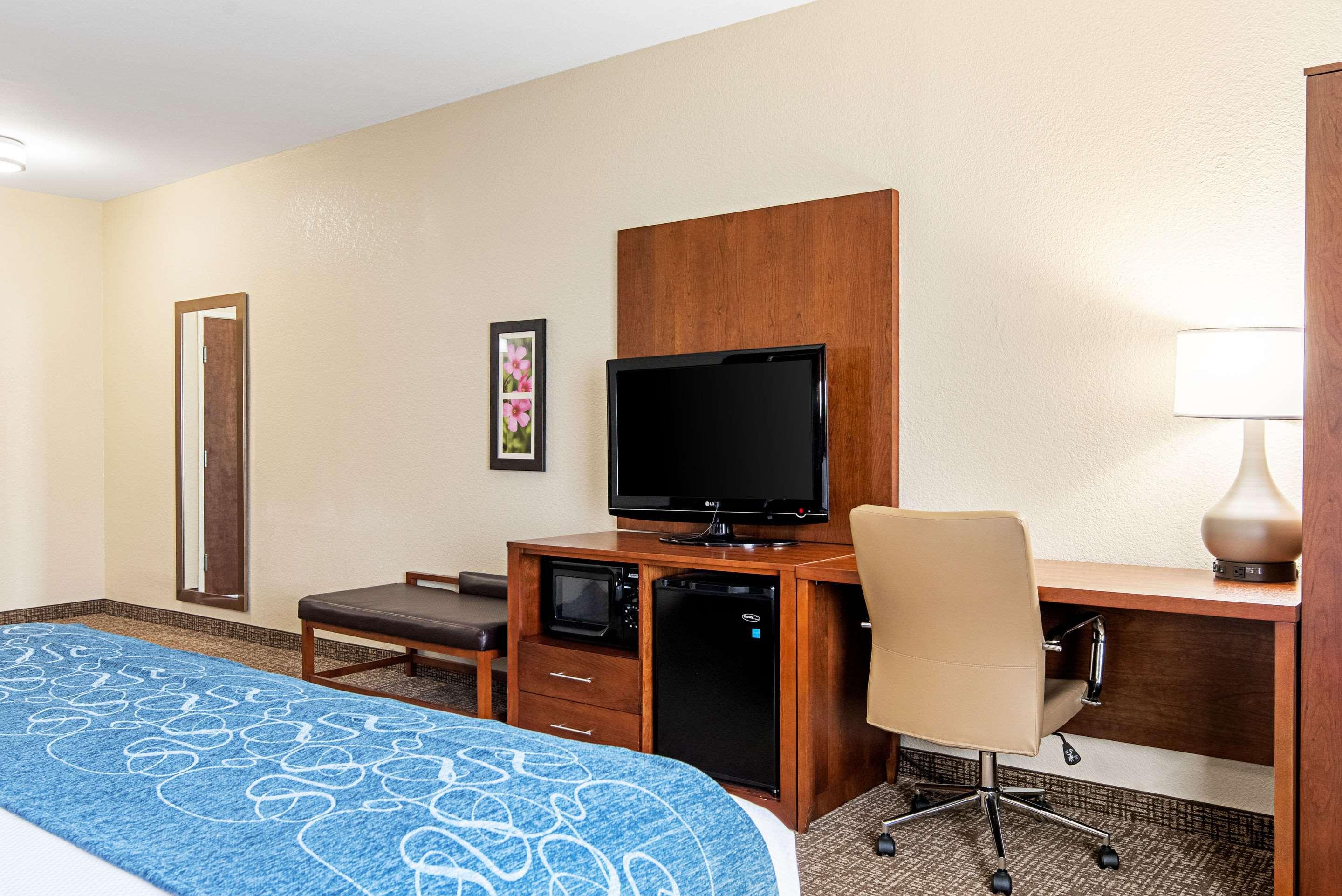 Comfort Inn & Suites Pine Bluff Exteriör bild