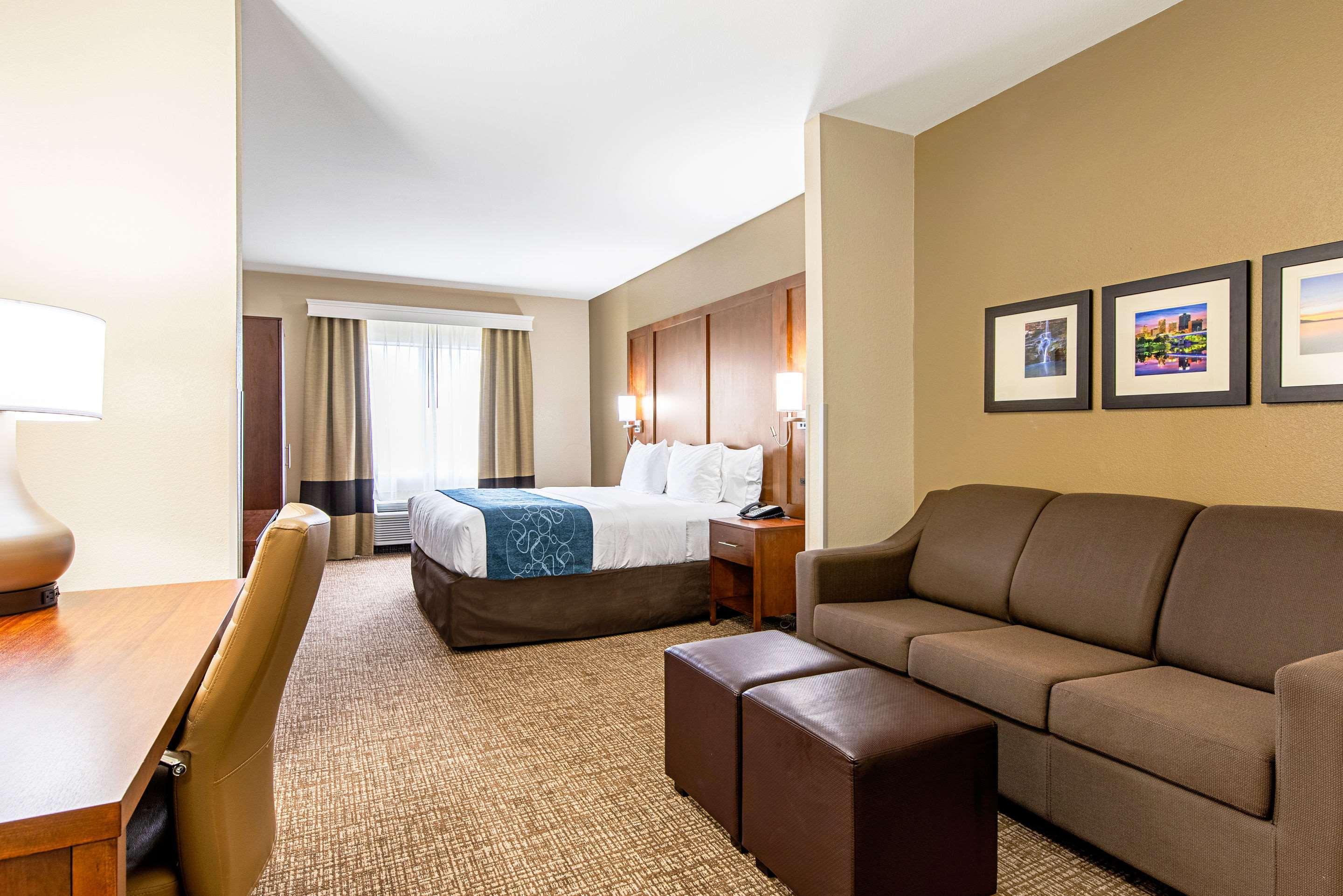 Comfort Inn & Suites Pine Bluff Exteriör bild