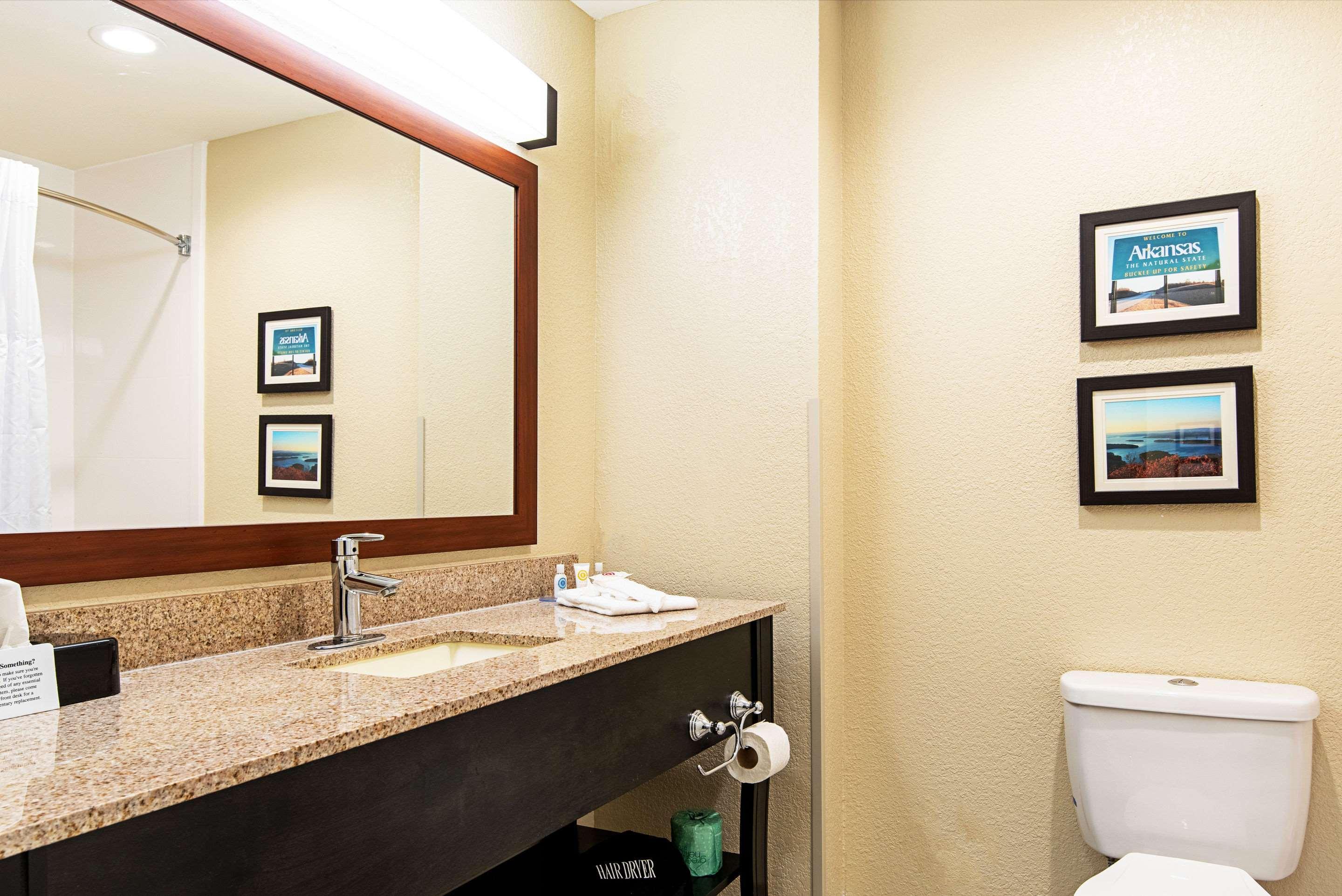 Comfort Inn & Suites Pine Bluff Exteriör bild